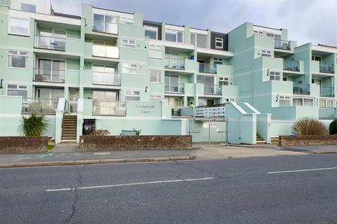 2 bedroom flat for sale, 17-19 Promenade, Lee-On-The-Solent PO13