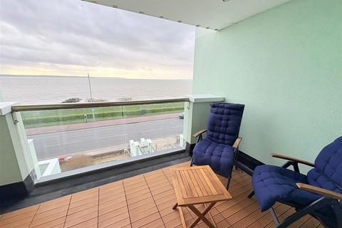 2 bedroom flat for sale, 17-19 Promenade, Lee-On-The-Solent PO13