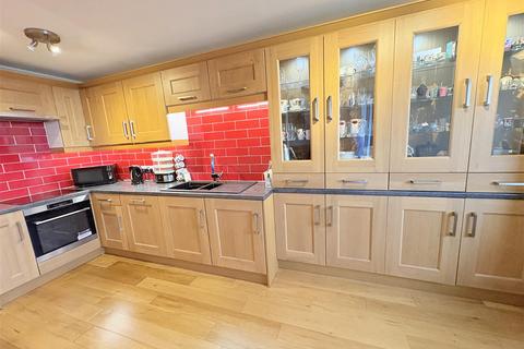 2 bedroom flat for sale, 17-19 Promenade, Lee-On-The-Solent PO13