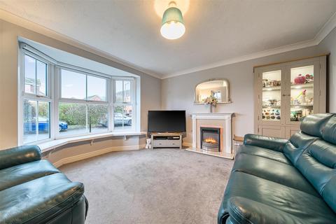 4 bedroom detached house for sale, Sharps Field, Headcorn, Ashford