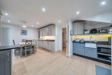 4 bedroom detached house for sale, Sharps Field, Headcorn, Ashford
