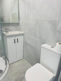 1 bedroom in a house share to rent, North Hyde Road, Hayes UB3