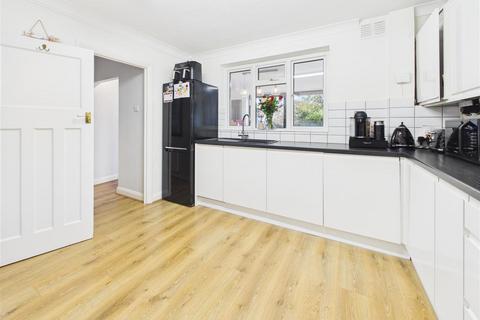 2 bedroom semi-detached house for sale, First Avenue, Walton-On-Thames