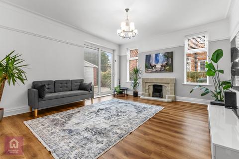 4 bedroom semi-detached house for sale, Scholes Lane, Manchester M25