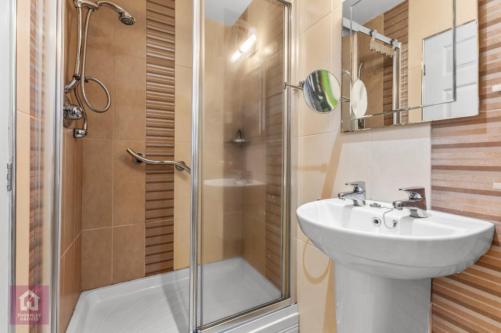 Bedroom Two En Suite