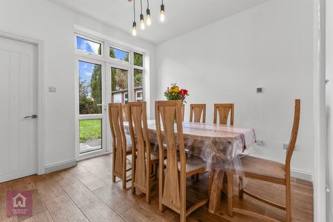 4 bedroom semi-detached house for sale, Scholes Lane, Manchester M25
