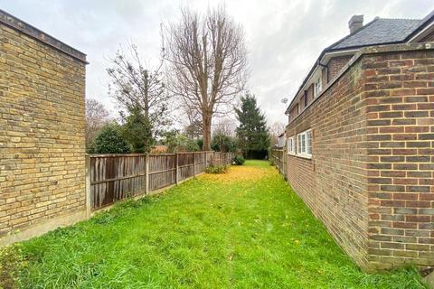 undefined, Jersey Road, Isleworth