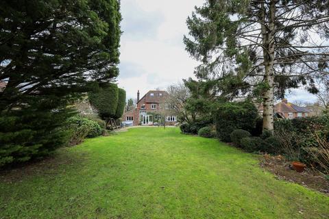 4 bedroom detached house for sale, Inholmes Park Road, Burgess Hill, RH15