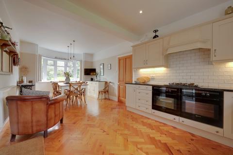 4 bedroom detached house for sale, Inholmes Park Road, Burgess Hill, RH15