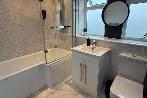 3 bedroom terraced house for sale, Langley,  Berkshire,  SL3,  Langley,  SL3
