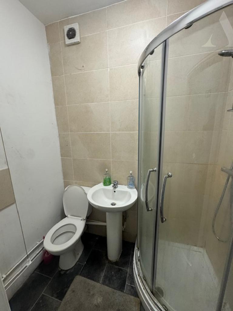 44 Woodwells Road Shower Room.jpeg