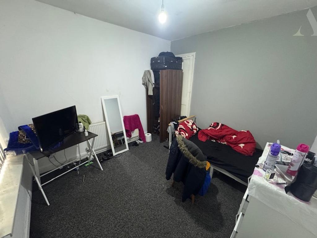 44 Woodwells Road Bedroom 2.jpeg