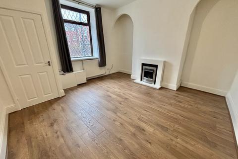 2 bedroom terraced house to rent, Rochdale Road, Shaw, OL2
