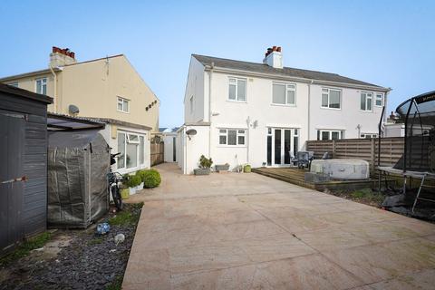 3 bedroom property for sale, 13 Clos des Cottes, St Sampson's, Guernsey, GY2