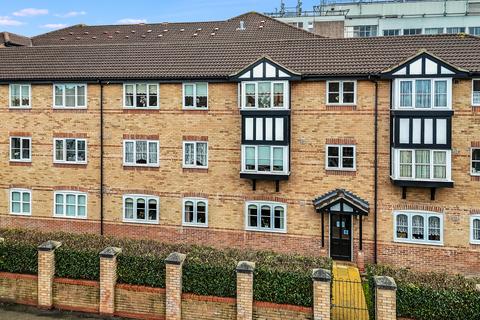 2 bedroom flat for sale, Romford RM1