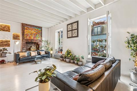 3 bedroom house to rent, St. Lukes Mews, London, W11