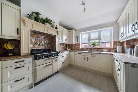 4 bedroom detached house for sale, Ashford Road, Tenterden, TN30