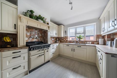 4 bedroom detached house for sale, Ashford Road, St. Michaels, Tenterden, Kent, TN30