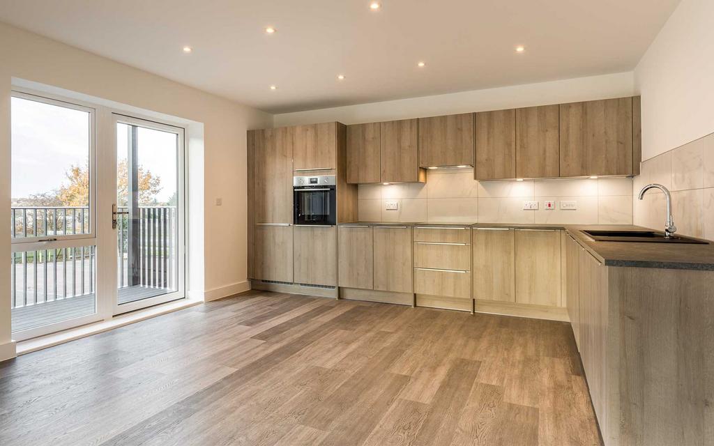 Kitchen/Dining/Balcony