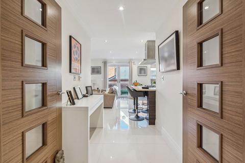 2 bedroom apartment for sale, Victoria Close, Rickmansworth, WD3