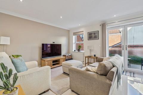 2 bedroom apartment for sale, Victoria Close, Rickmansworth, WD3