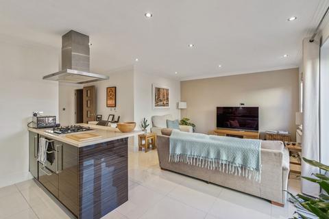 2 bedroom apartment for sale, Victoria Close, Rickmansworth, WD3
