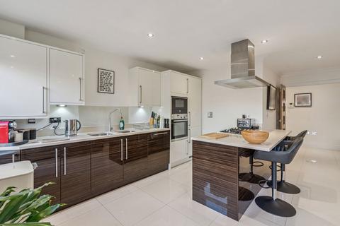 2 bedroom apartment for sale, Victoria Close, Rickmansworth, WD3