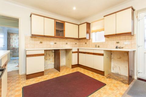 2 bedroom bungalow for sale, Swalecliffe Road, Whitstable, Kent, CT5