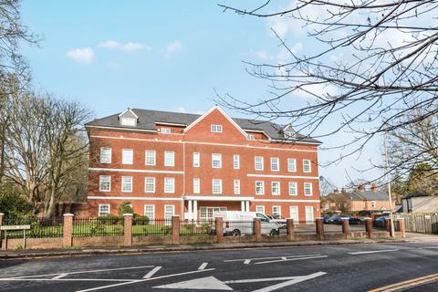 1 bedroom apartment to rent, Station Road Loudwater HP10