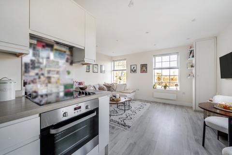 1 bedroom apartment to rent, Station Road Loudwater HP10
