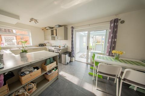 3 bedroom end of terrace house for sale, Boston Road, Haywards Heath, RH16
