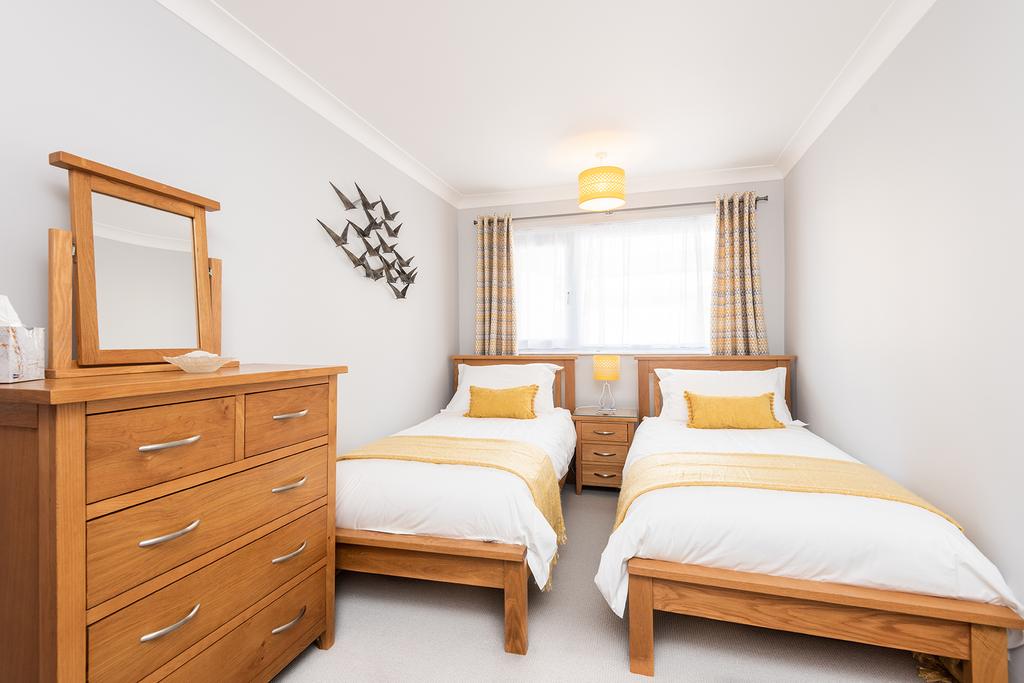 12 Twin Bedroom