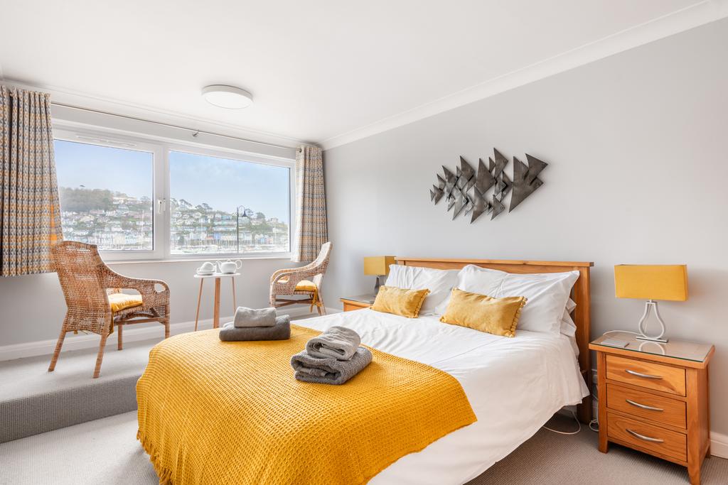 18 Main Bed use