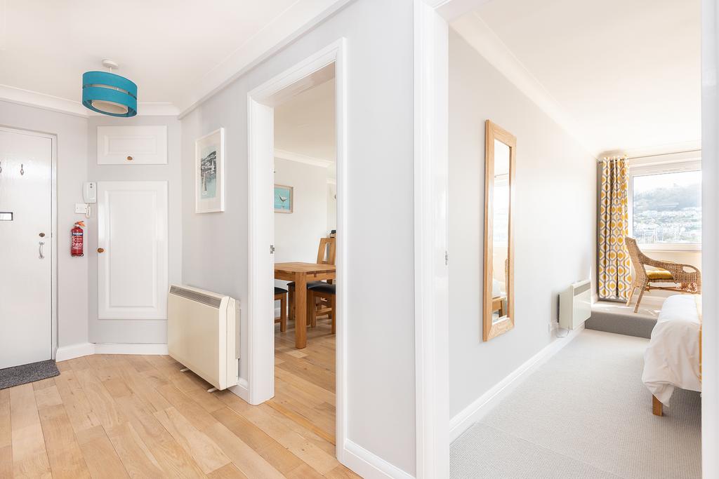 14 Entrance Hall