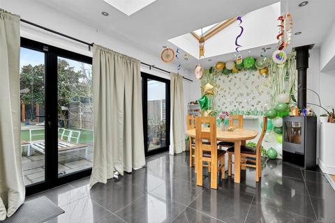 undefined, Chessington Avenue, Bexleyheath, Kent, DA7