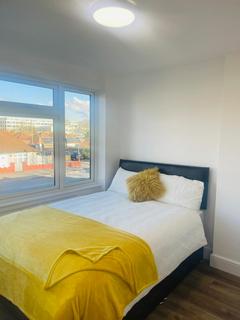 1 bedroom in a house share to rent, North Hyde Road, Hayes UB3
