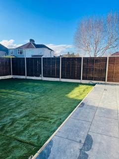 1 bedroom in a house share to rent, North Hyde Road, Hayes UB3