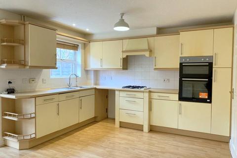 3 bedroom semi-detached house to rent, Stoneygate, Goldhill Road