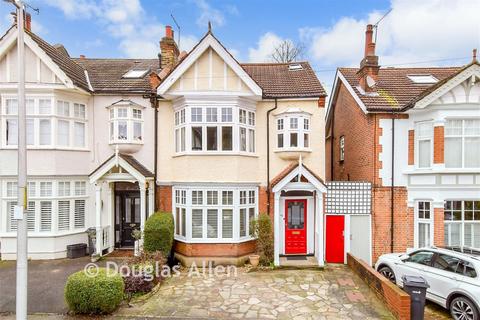 4 bedroom end of terrace house for sale, Empress Avenue, Woodford Green IG8
