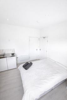 Studio to rent, Colville Road, Waltham Forest, London, Greater London