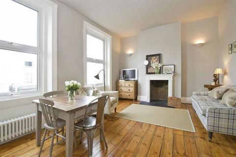 2 bedroom flat to rent, Castelnau, London SW13