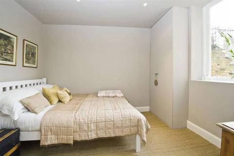 2 bedroom flat to rent, Castelnau, London SW13