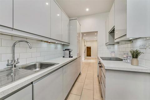 1 bedroom flat for sale, Barons Court Road, London W14