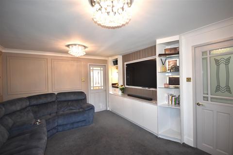 3 bedroom semi-detached house for sale, Sandway Drive, Camblesforth, Selby