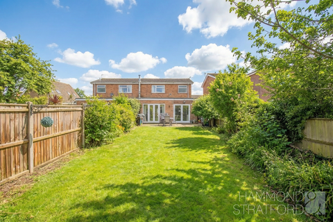 3 bedroom semi-detached house for sale, Harvey Close, Hethersett
