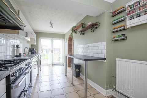 3 bedroom semi-detached house for sale, Harvey Close, Hethersett