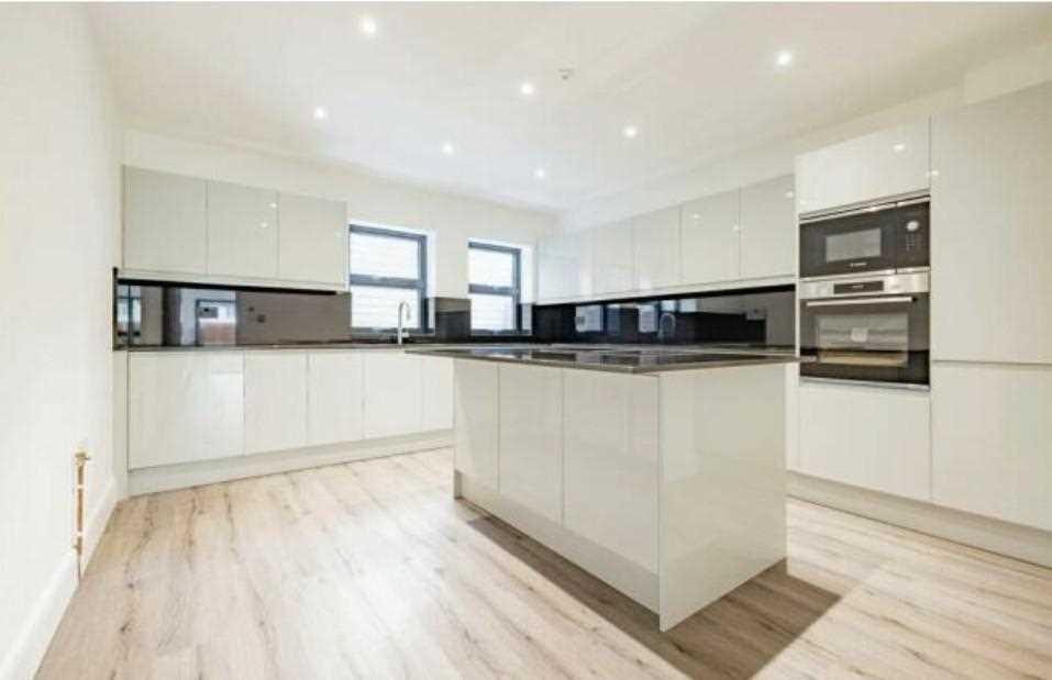 Modern fitted