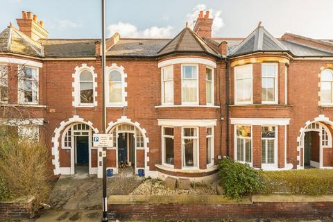 2 bedroom flat for sale, Fieldhouse Road, London SW12