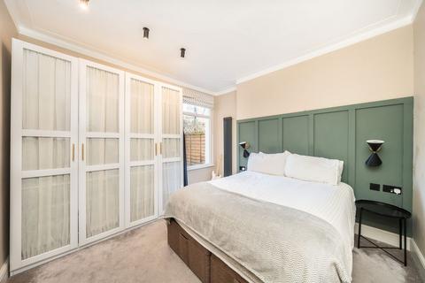 2 bedroom flat for sale, Fieldhouse Road, London SW12