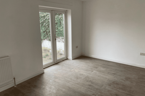 undefined, Home Gardens, Dagenham, RM10